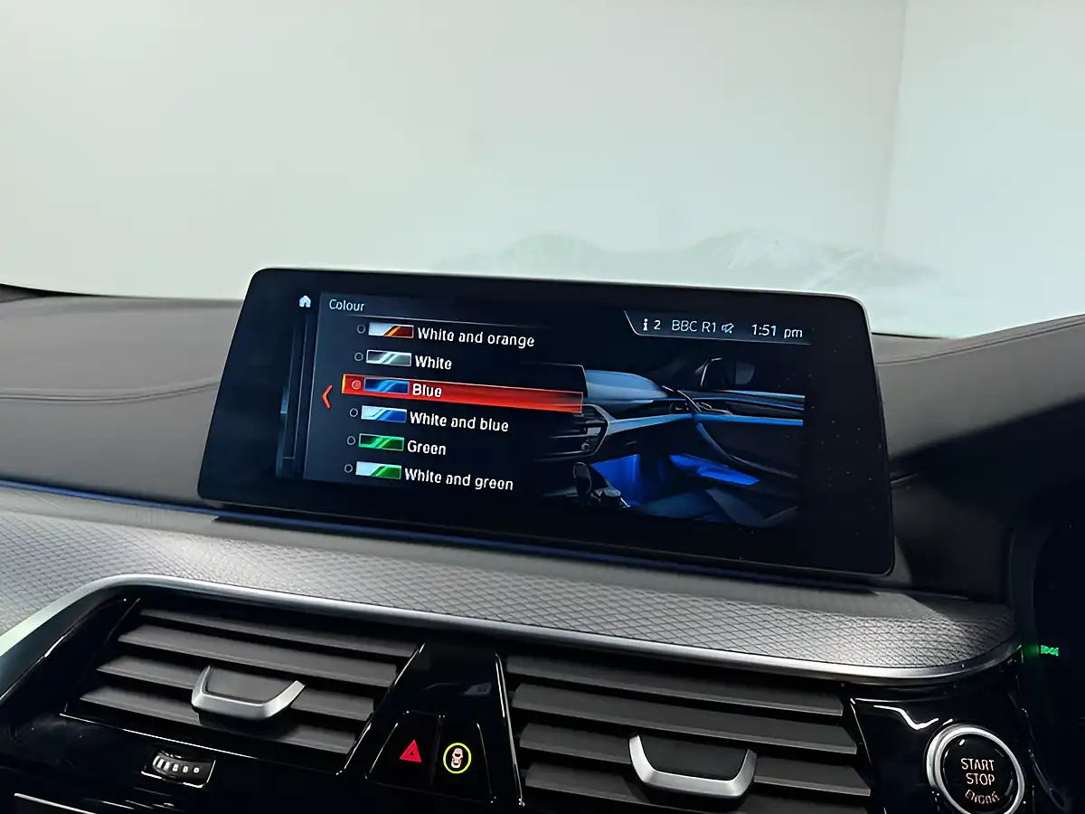 Used 2018 BMW 5 Series M Sport Alpine White - Interior and Exterior details 18