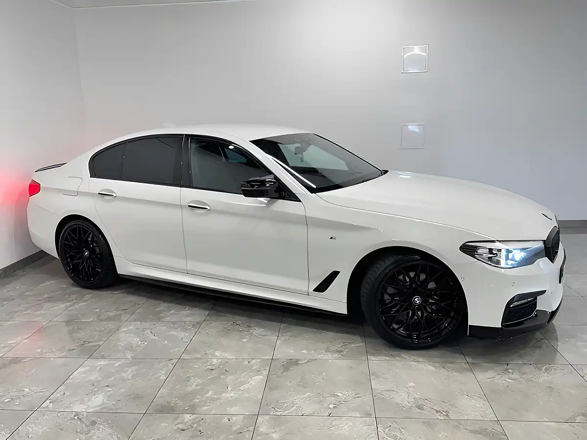 Used 2018 BMW 5 Series M Sport Alpine White - Interior and Exterior details 2