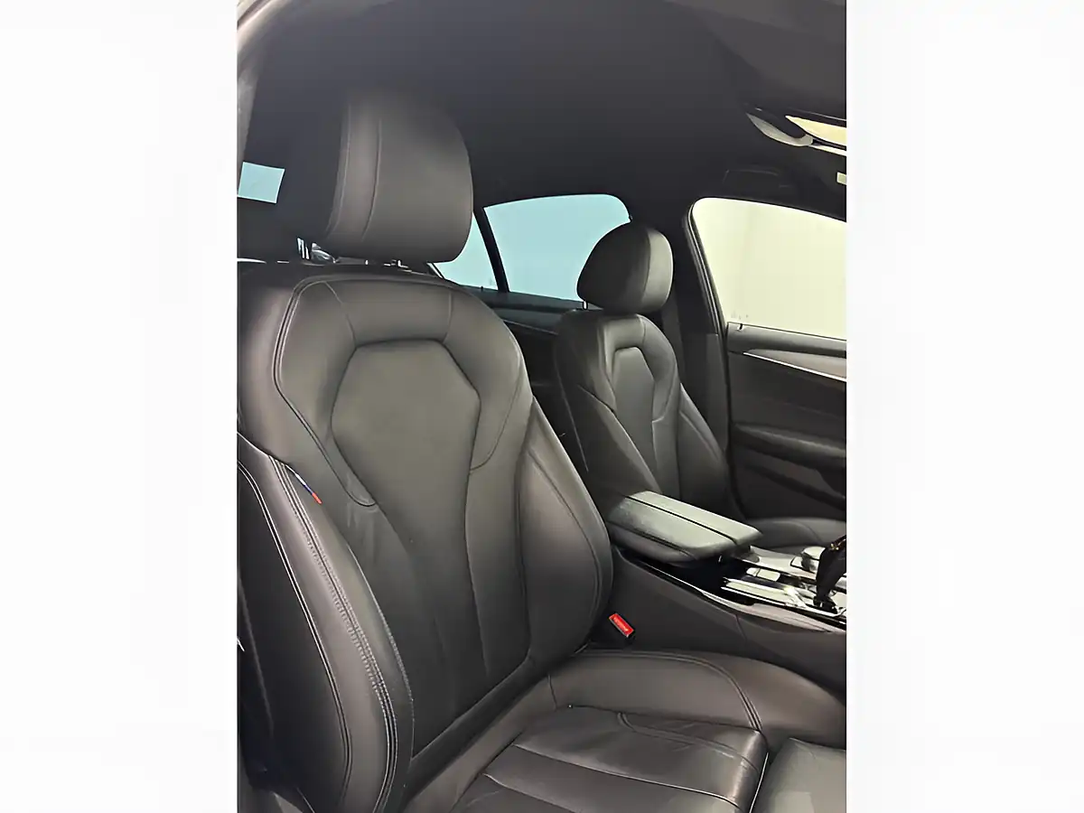 Used 2018 BMW 5 Series M Sport Alpine White - Interior and Exterior details 9