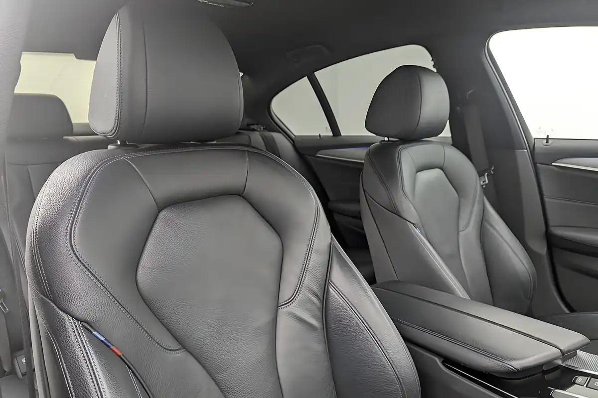 Used 2018 BMW 5 Series M Sport Alpine White - Interior and Exterior details 12