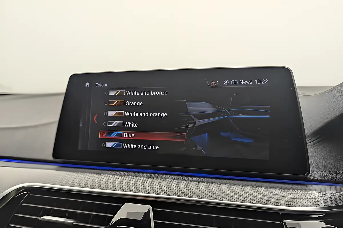 Used 2018 BMW 5 Series M Sport Alpine White - Interior and Exterior details 14