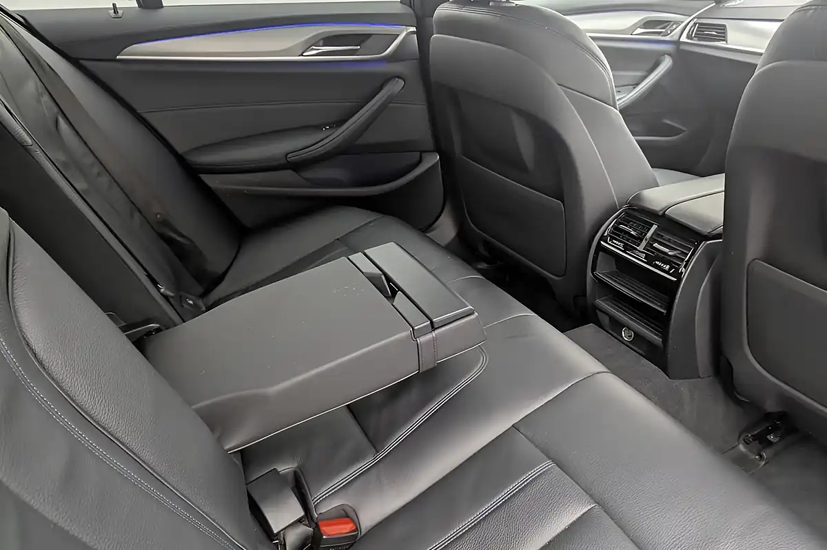 Used 2018 BMW 5 Series M Sport Alpine White - Interior and Exterior details 15
