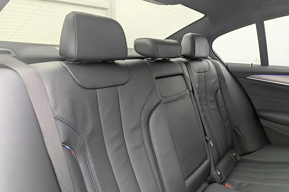 Used 2018 BMW 5 Series M Sport Alpine White - Interior and Exterior details 16