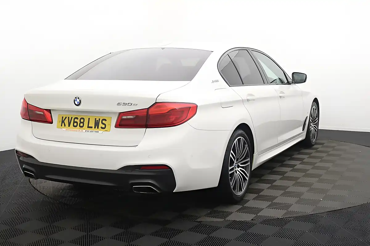 Used 2018 BMW 5 Series M Sport Alpine White - Interior and Exterior details 3