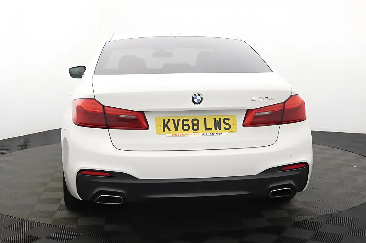 Used 2018 BMW 5 Series M Sport Alpine White - Interior and Exterior details 4
