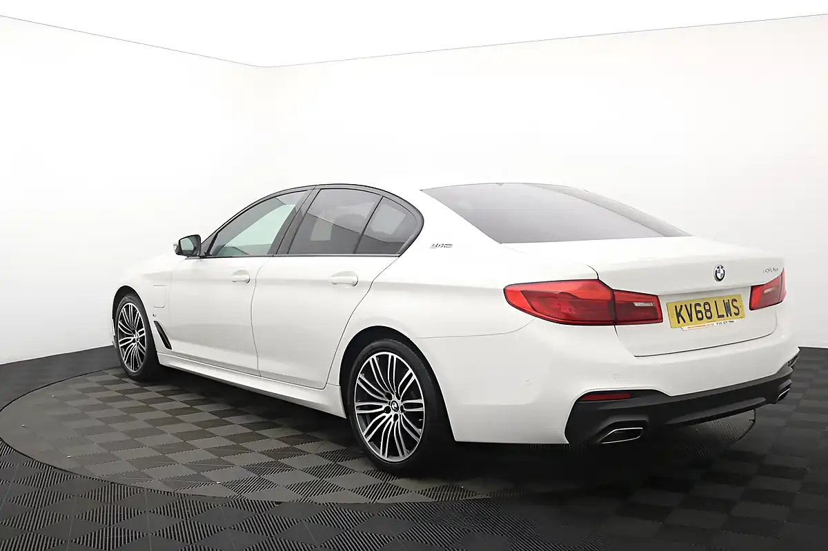 Used 2018 BMW 5 Series M Sport Alpine White - Interior and Exterior details 5