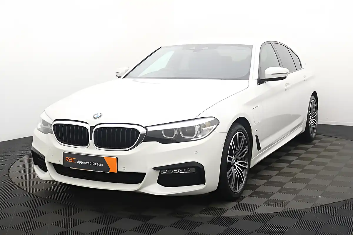 Used 2018 BMW 5 Series M Sport Alpine White - Interior and Exterior details 6