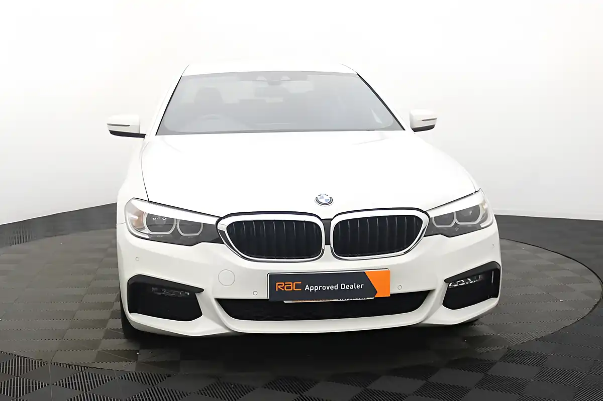Used 2018 BMW 5 Series M Sport Alpine White - Interior and Exterior details 7