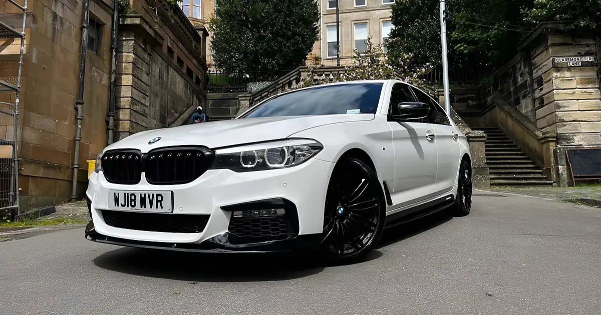 Used 2018 BMW 5 Series M Sport Alpine White - Front View