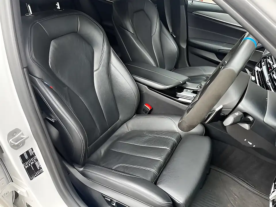Used 2018 BMW 5 Series M Sport Alpine White - Interior and Exterior details 12