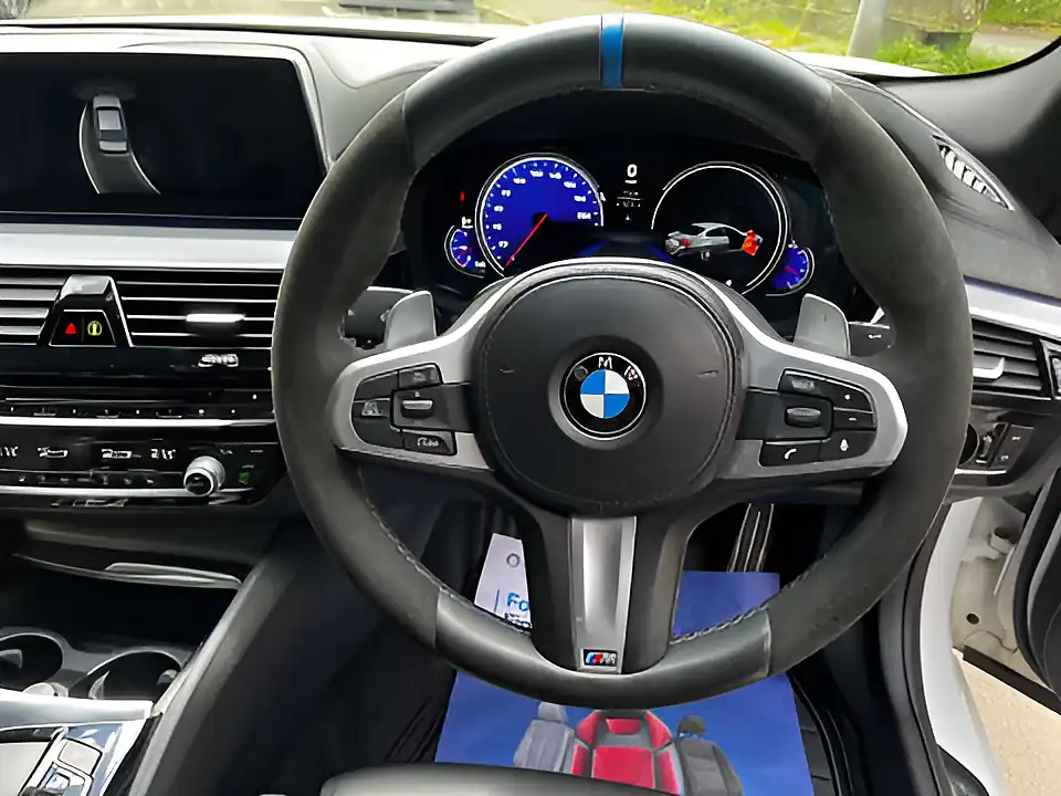 Used 2018 BMW 5 Series M Sport Alpine White - Interior and Exterior details 14