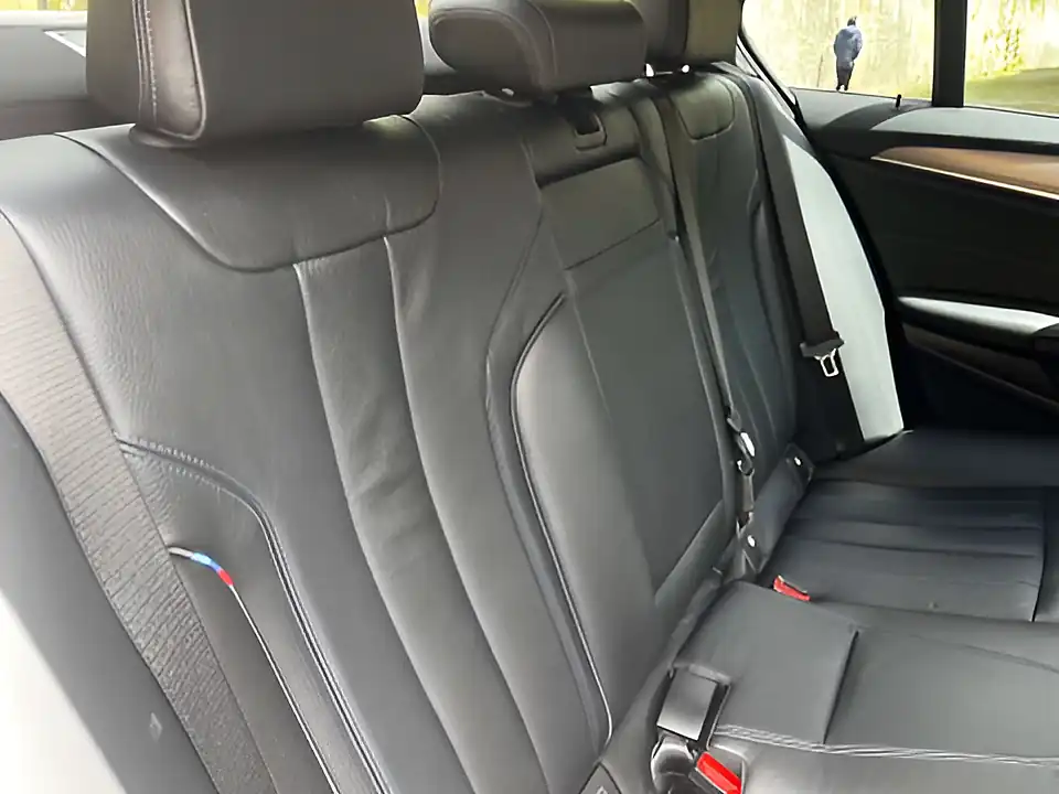 Used 2018 BMW 5 Series M Sport Alpine White - Interior and Exterior details 17