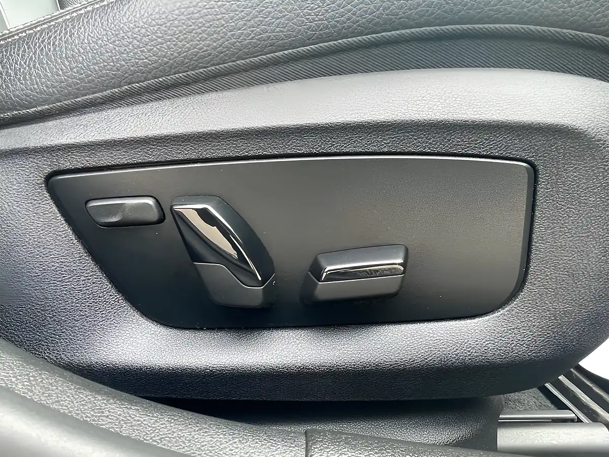 Used 2018 BMW 5 Series M Sport Black - Interior and Exterior details 11