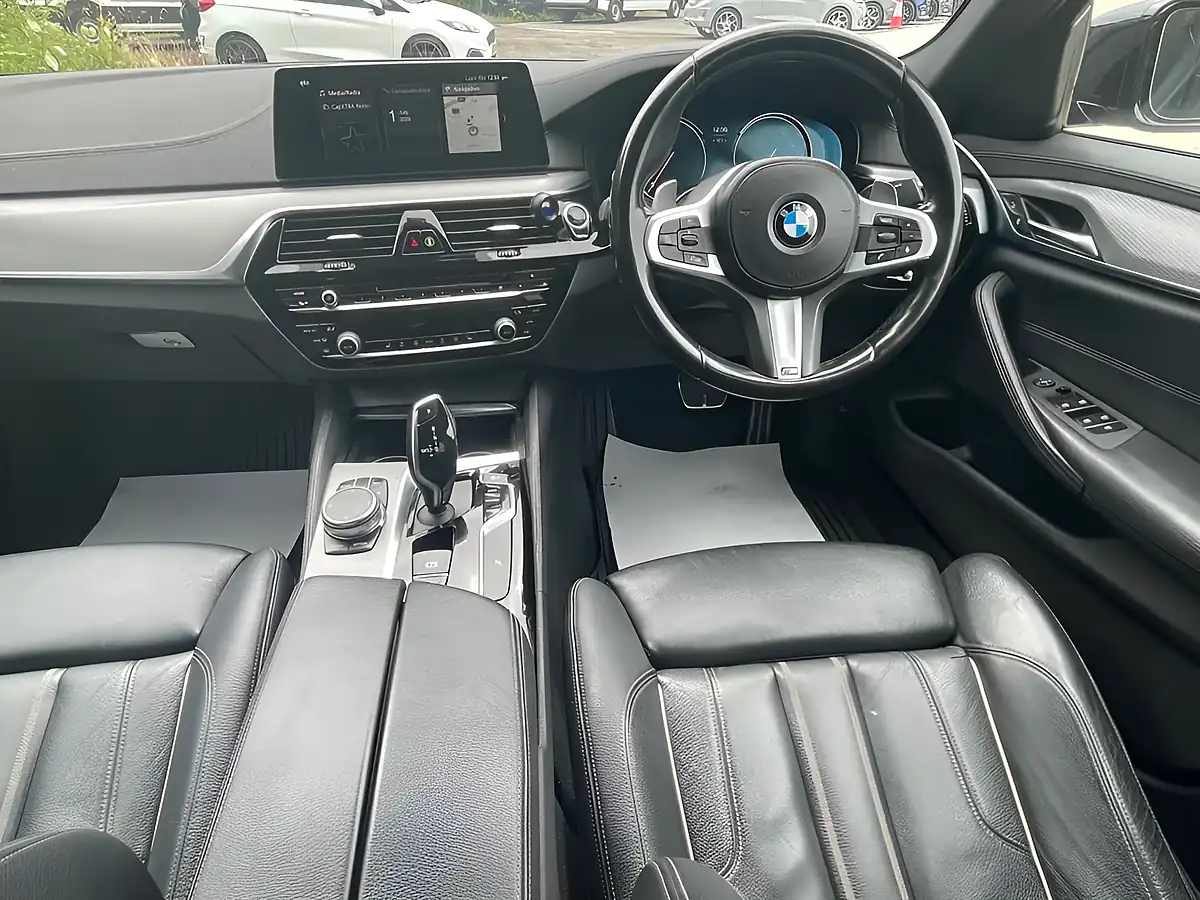 Used 2018 BMW 5 Series M Sport Black - Interior and Exterior details 17