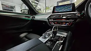 Used 2018 BMW 5 Series M Sport Black - Interior and Exterior details 17