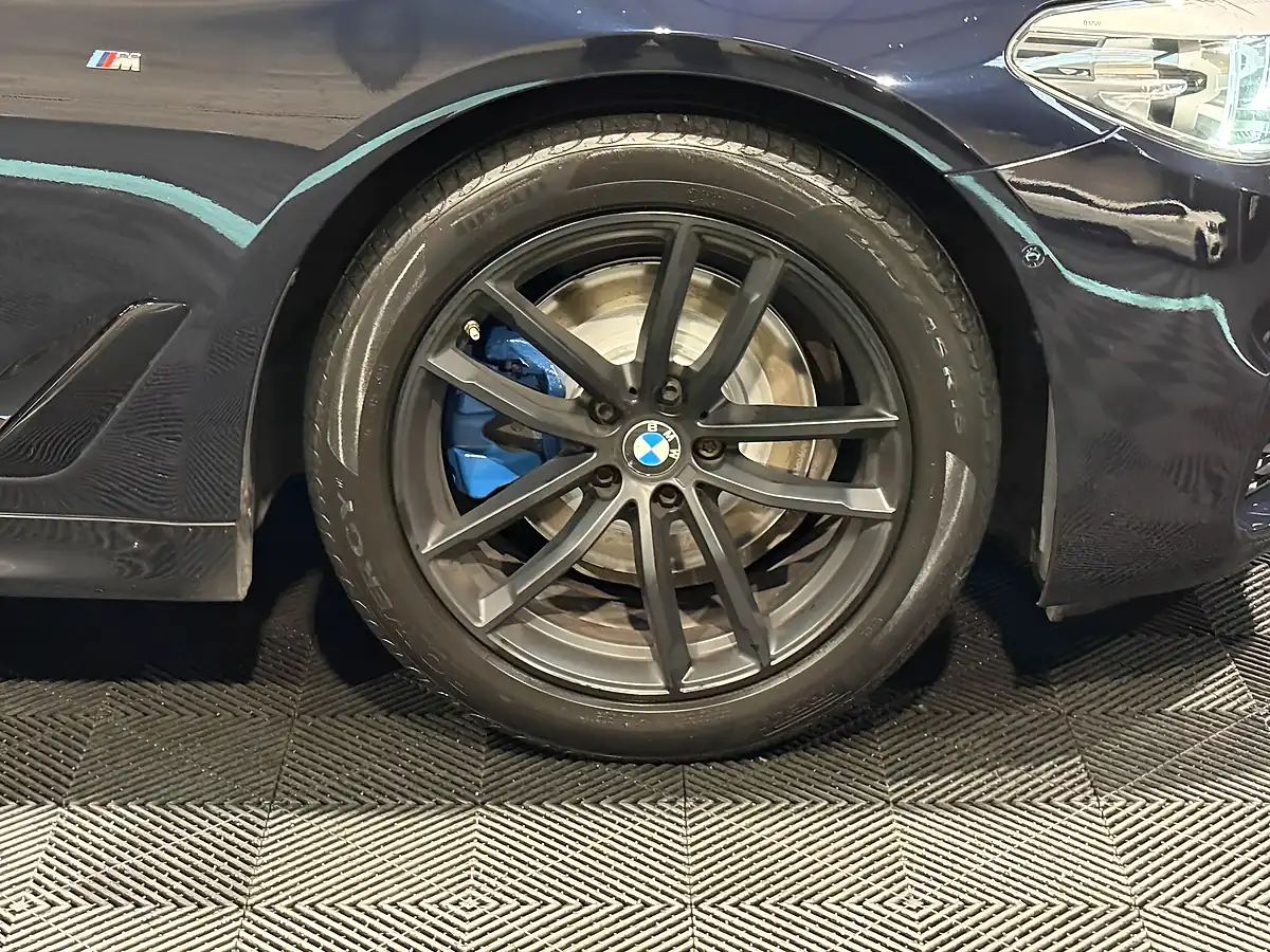 Used 2018 BMW 5 Series M Sport Black - Interior and Exterior details 11
