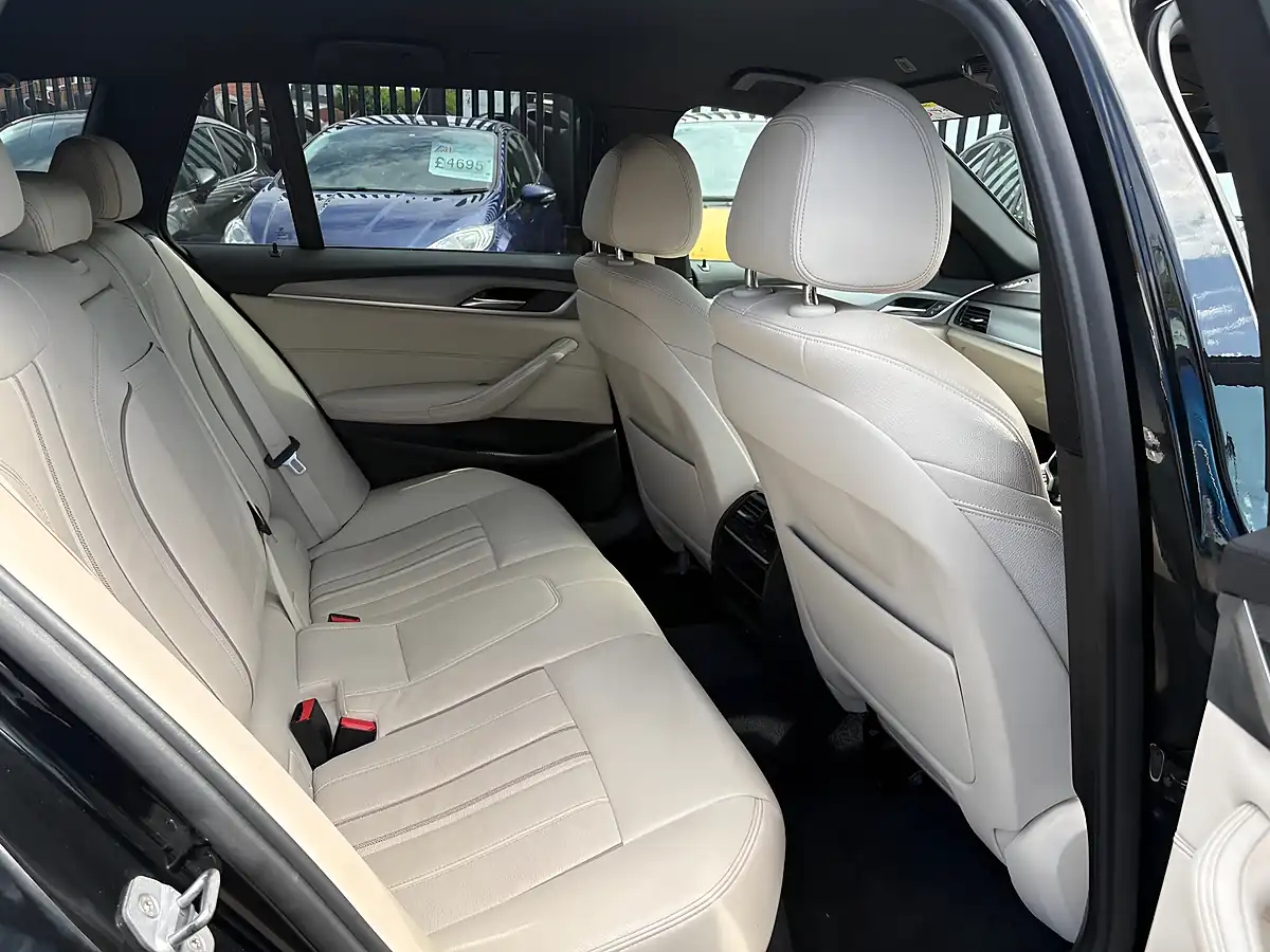 Used 2018 BMW 5 Series M Sport Black Sapphire - Interior and Exterior details 15
