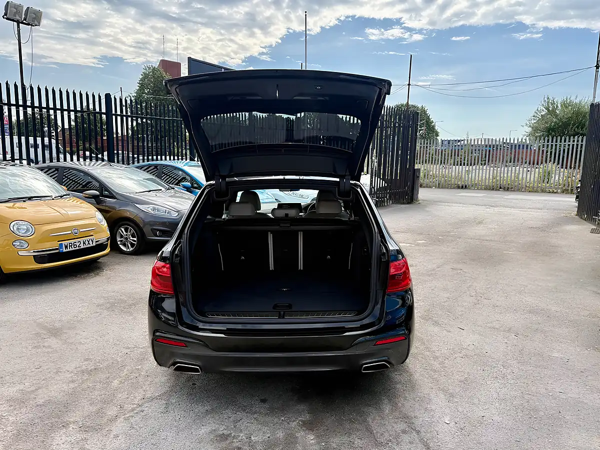 Used 2018 BMW 5 Series M Sport Black Sapphire - Interior and Exterior details 16