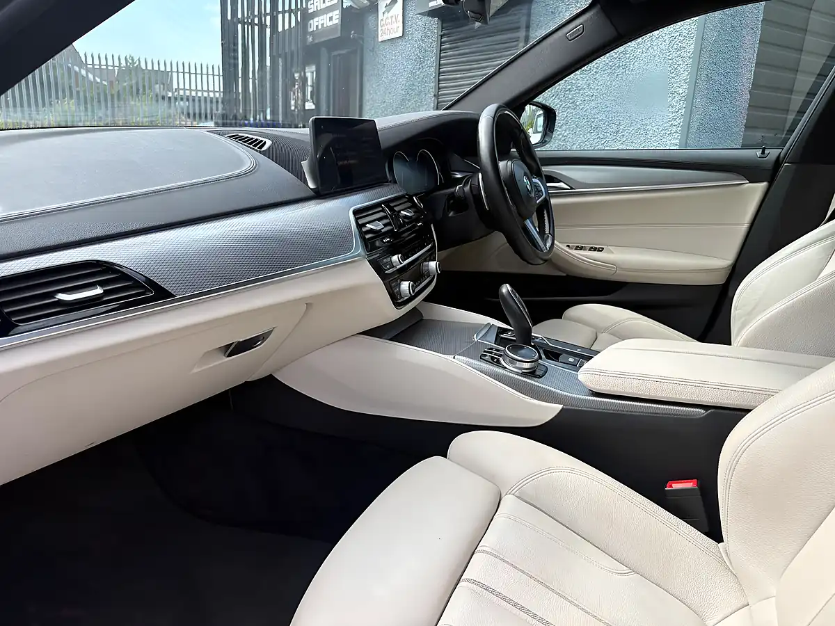 Used 2018 BMW 5 Series M Sport Black Sapphire - Interior and Exterior details 8