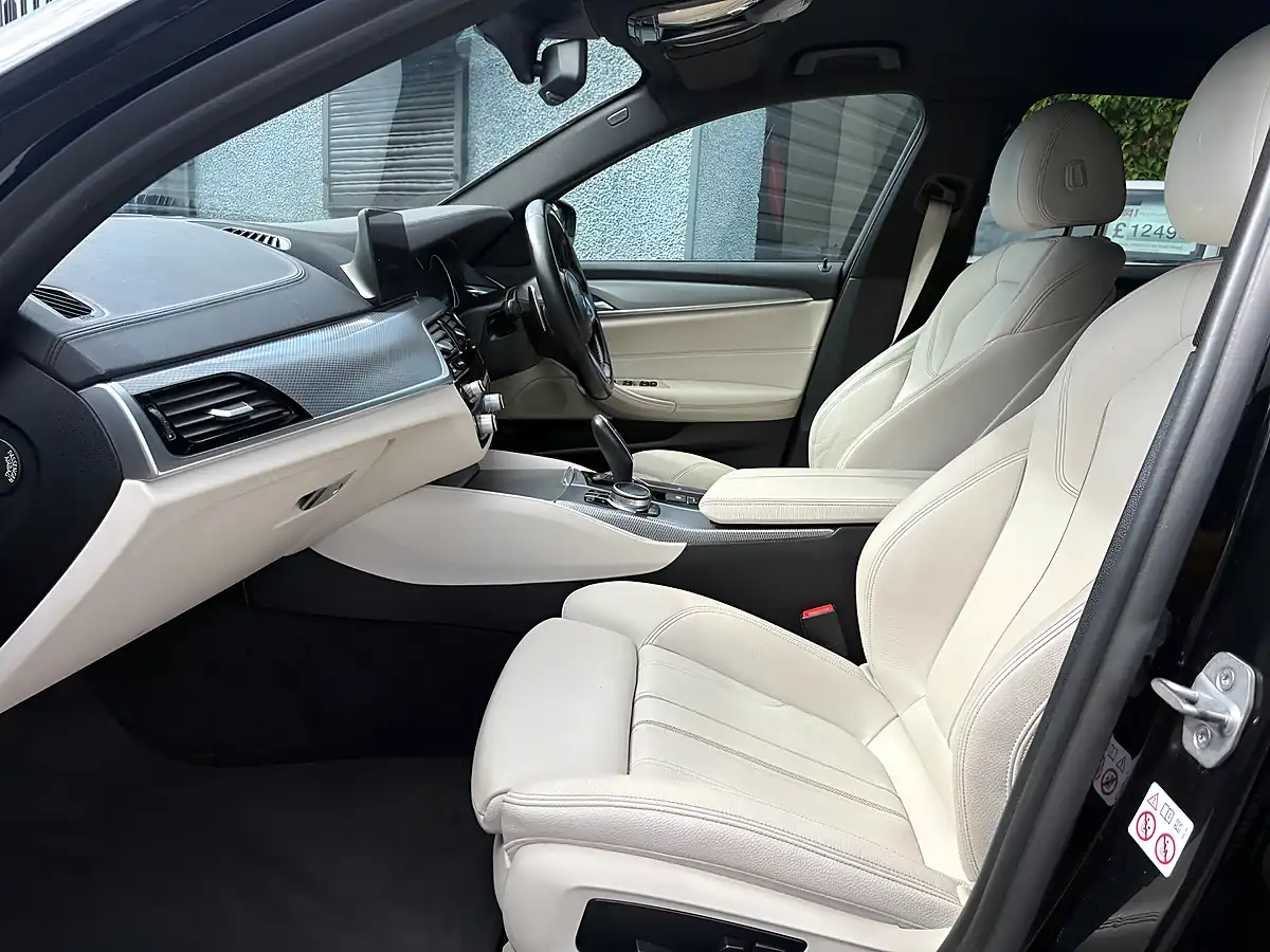 Used 2018 BMW 5 Series M Sport Black Sapphire - Interior and Exterior details 9