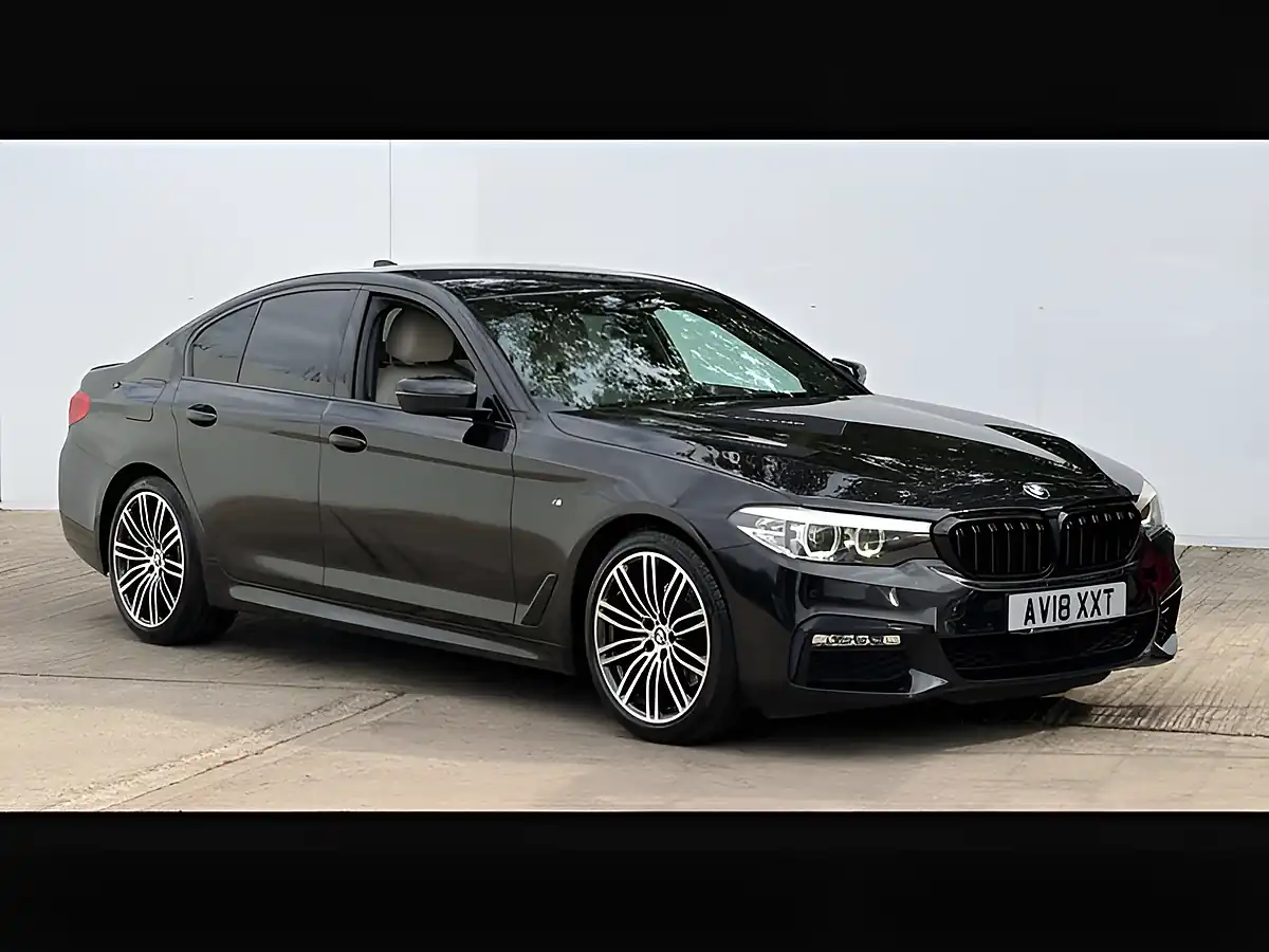 Used 2018 BMW 5 Series M Sport Black Sapphire - Front View