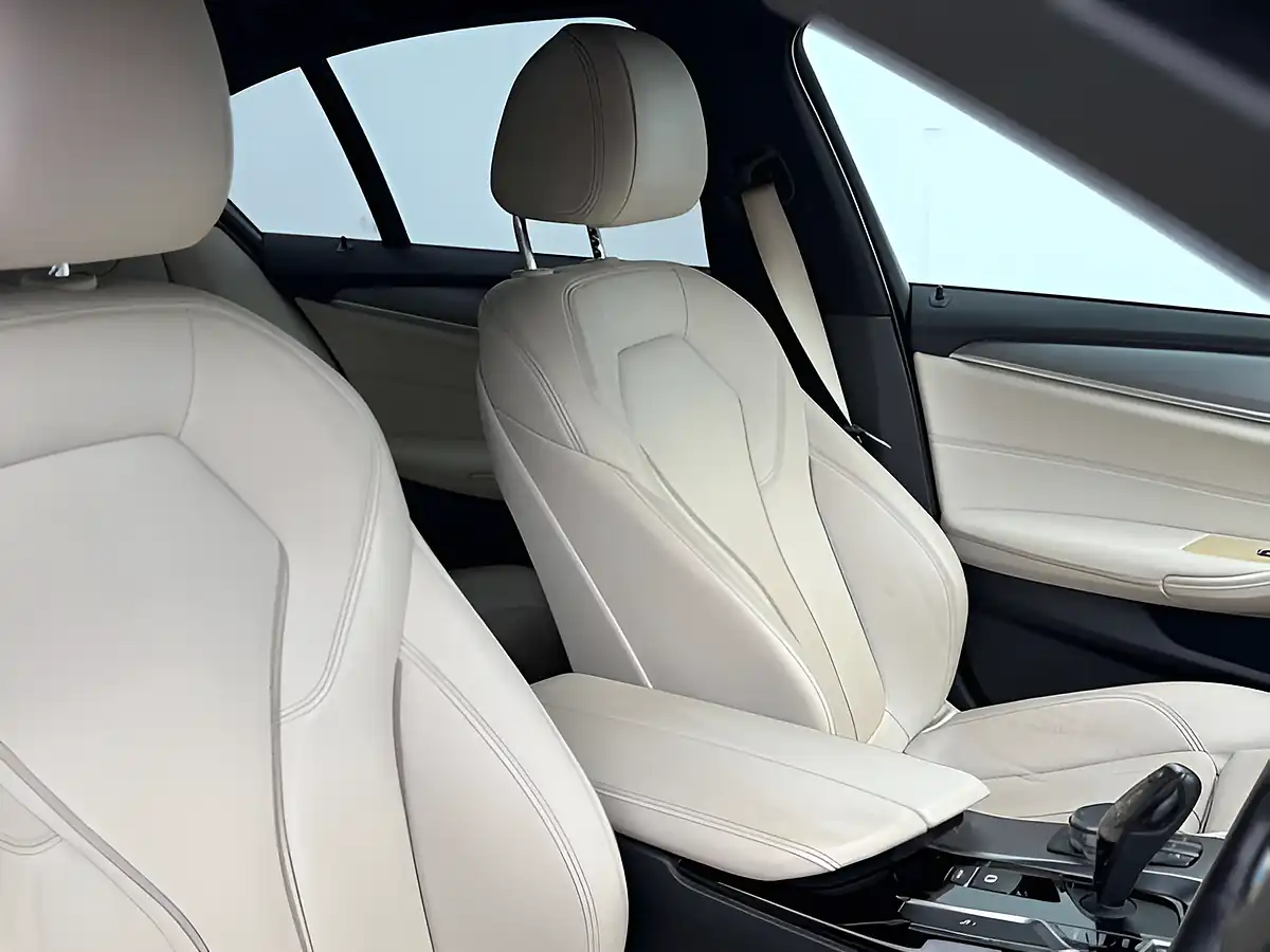 Used 2018 BMW 5 Series M Sport Black Sapphire - Interior and Exterior details 10