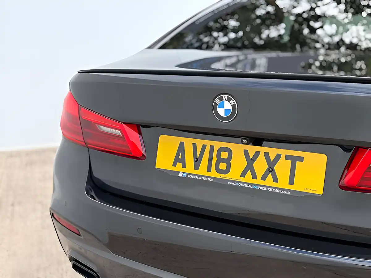 Used 2018 BMW 5 Series M Sport Black Sapphire - Interior and Exterior details 14