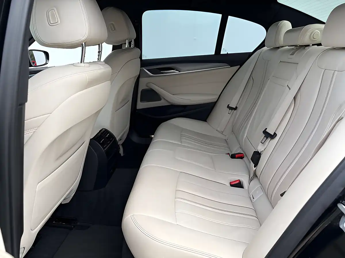 Used 2018 BMW 5 Series M Sport Black Sapphire - Interior and Exterior details 18
