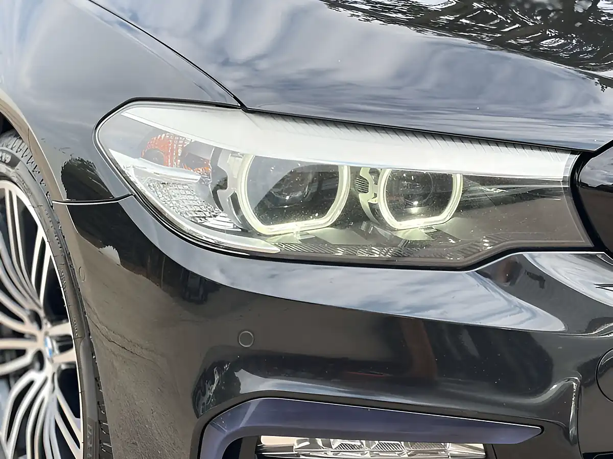 Used 2018 BMW 5 Series M Sport Black Sapphire - Interior and Exterior details 4
