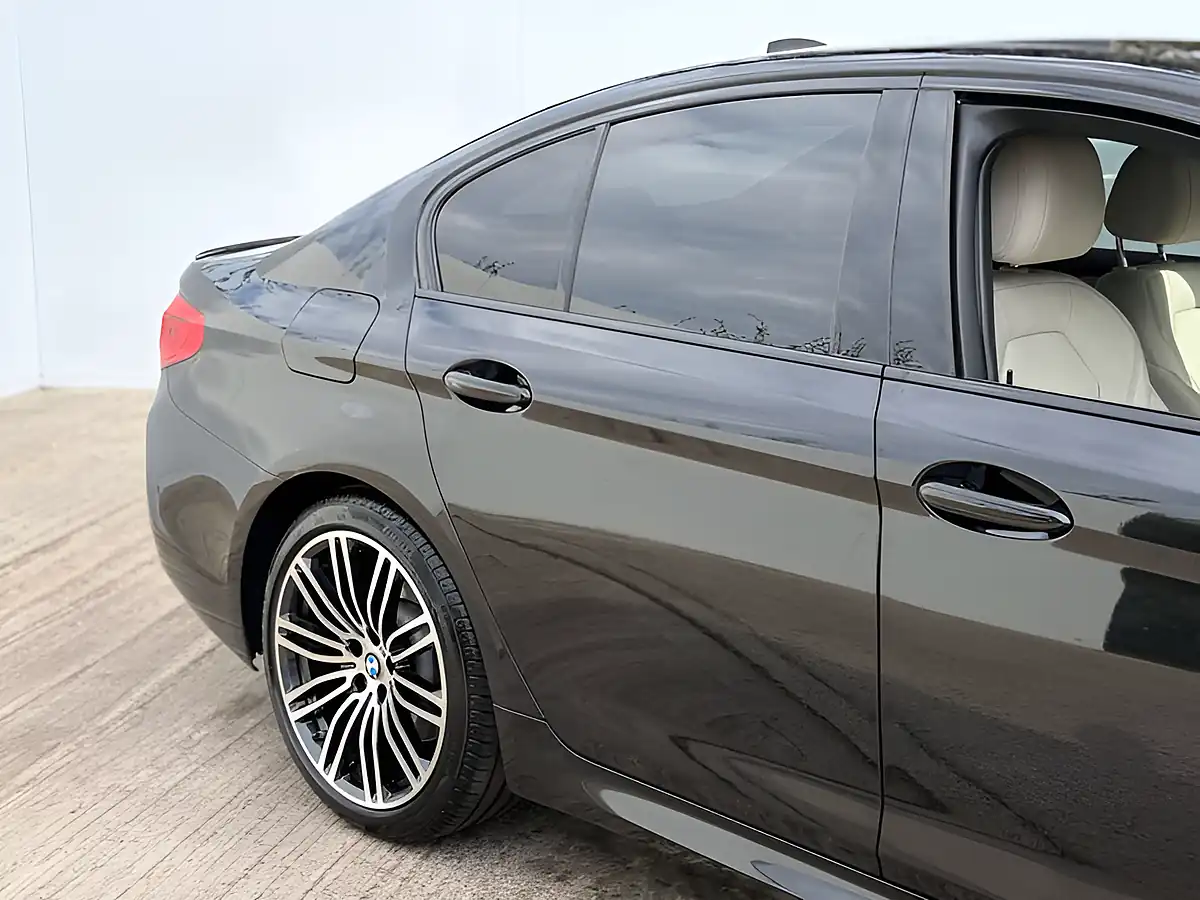 Used 2018 BMW 5 Series M Sport Black Sapphire - Interior and Exterior details 6