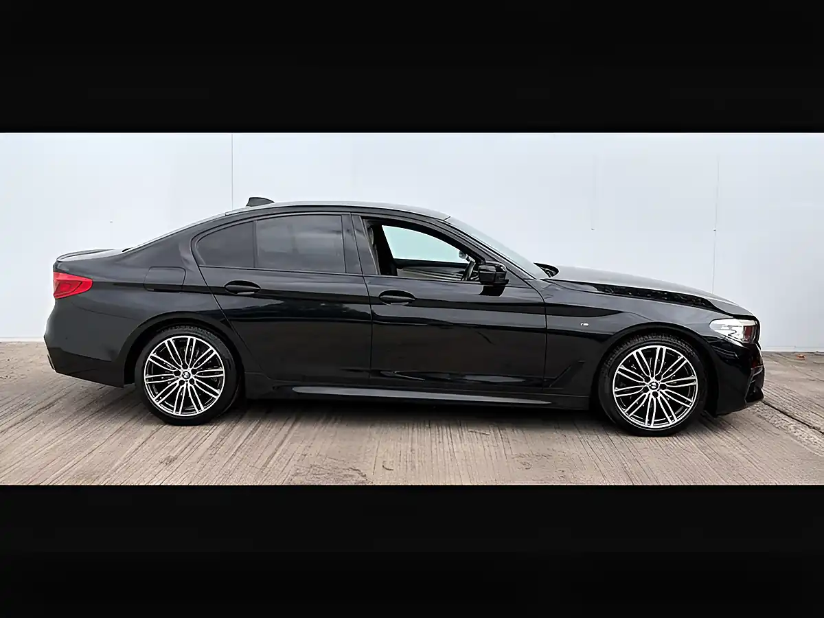 Used 2018 BMW 5 Series M Sport Black Sapphire - Interior and Exterior details 7