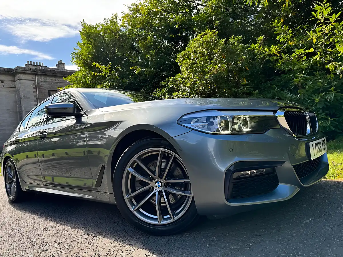 Used 2018 BMW 5 Series M Sport Blue - Front View