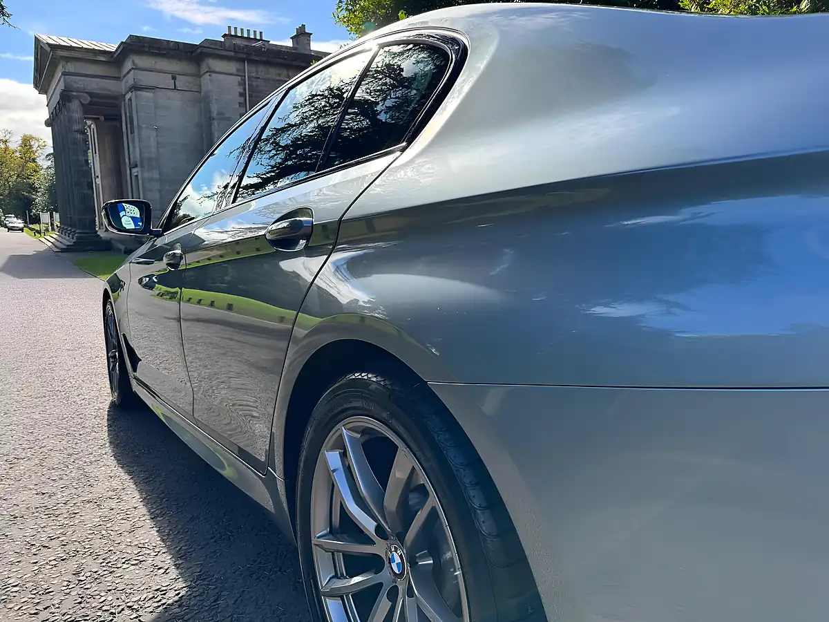 Used 2018 BMW 5 Series M Sport Blue - Interior and Exterior details 10