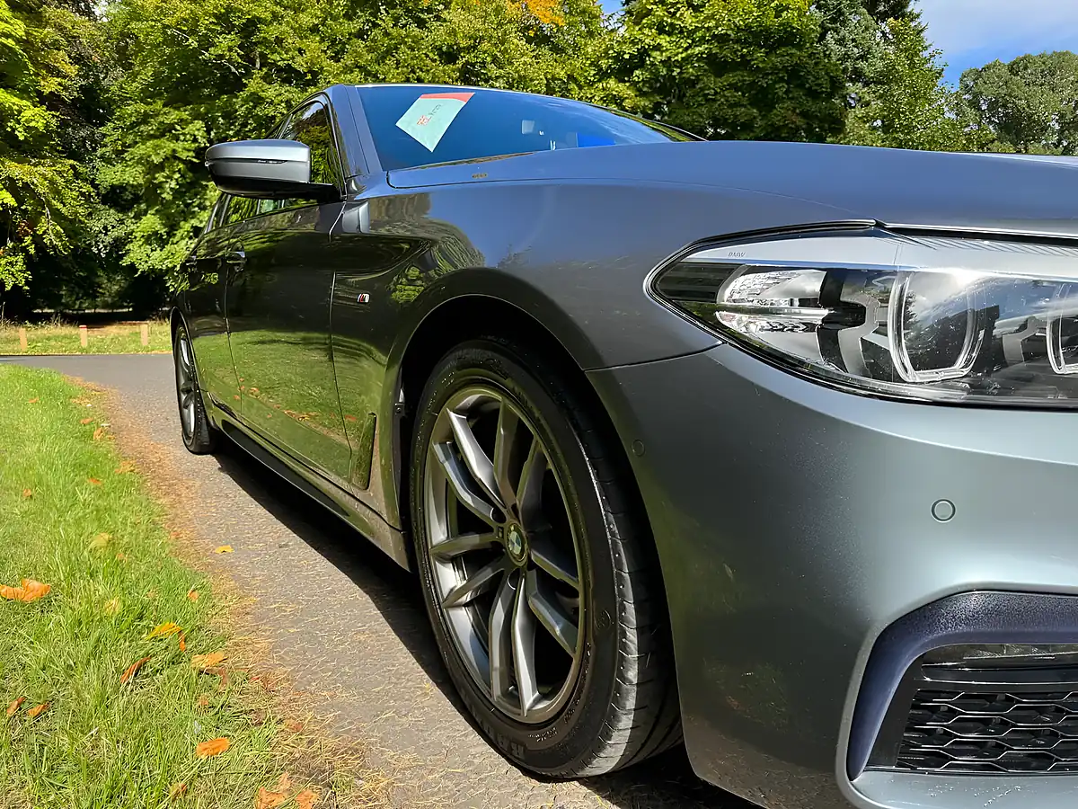 Used 2018 BMW 5 Series M Sport Blue - Interior and Exterior details 12