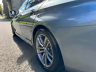 Used 2018 BMW 5 Series M Sport Blue - Interior and Exterior details 9