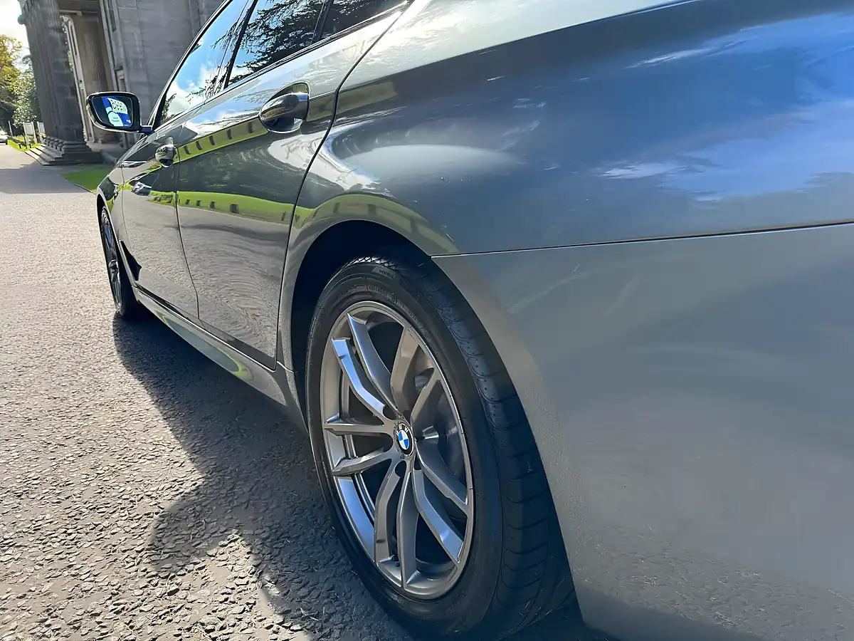 Used 2018 BMW 5 Series M Sport Blue - Interior and Exterior details 9