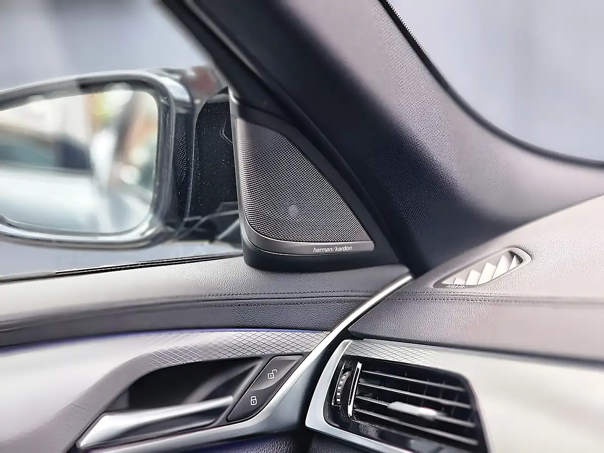 Used 2018 BMW 5 Series M Sport Blue - Interior and Exterior details 5