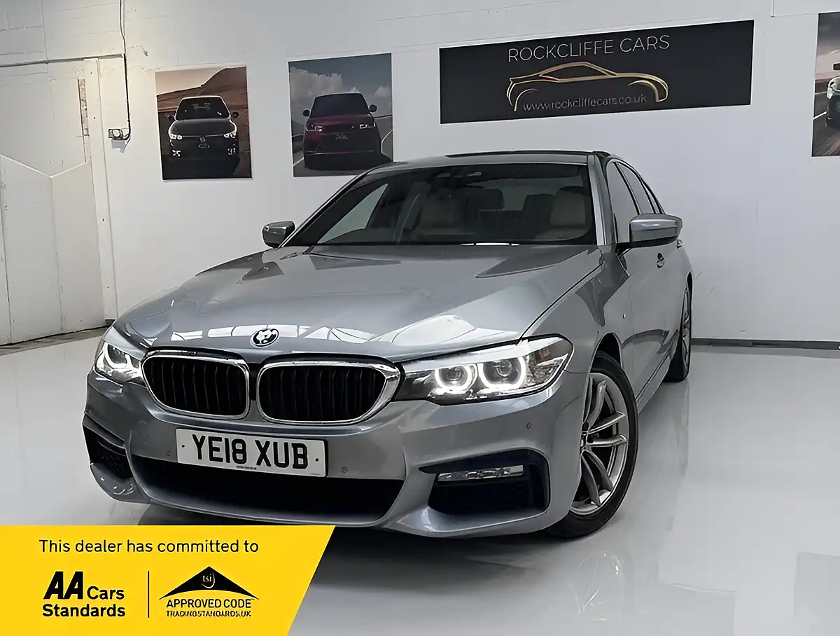 Used 2018 BMW 5 Series M Sport Blue - Front View