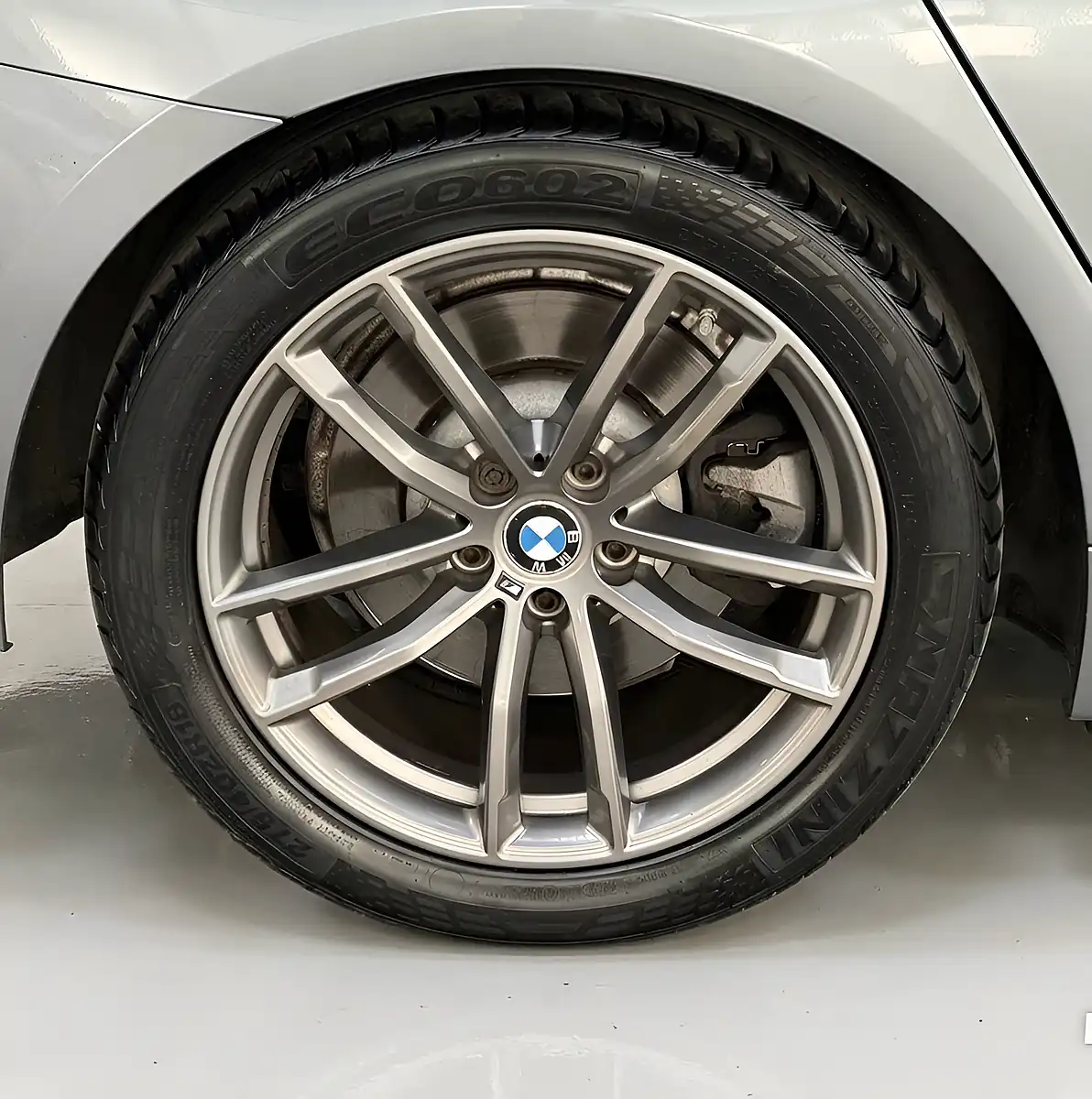 Used 2018 BMW 5 Series M Sport Blue - Interior and Exterior details 15