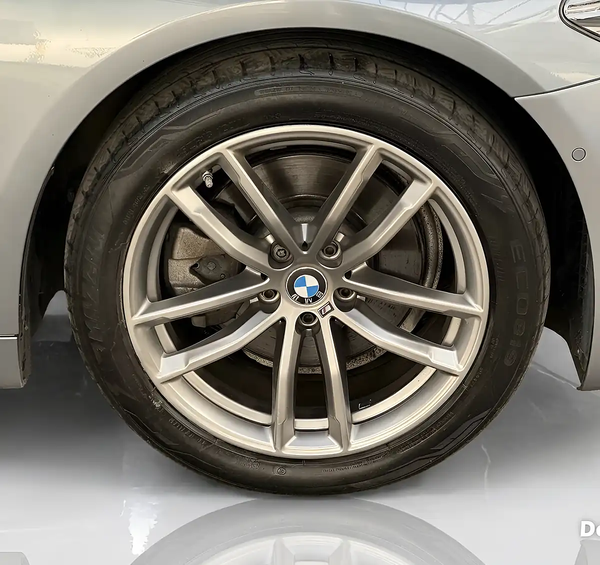 Used 2018 BMW 5 Series M Sport Blue - Interior and Exterior details 17