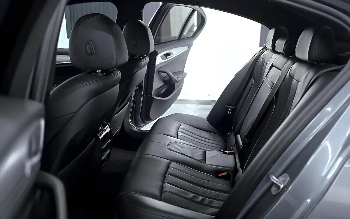 Used 2018 BMW 5 Series M Sport Bluestone - Interior and Exterior details 20