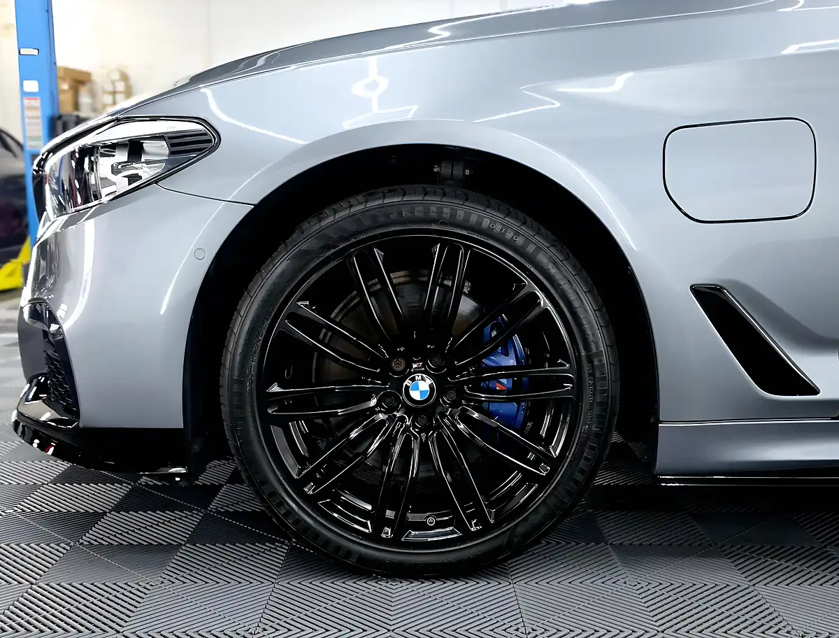 Used 2018 BMW 5 Series M Sport Bluestone - Interior and Exterior details 13