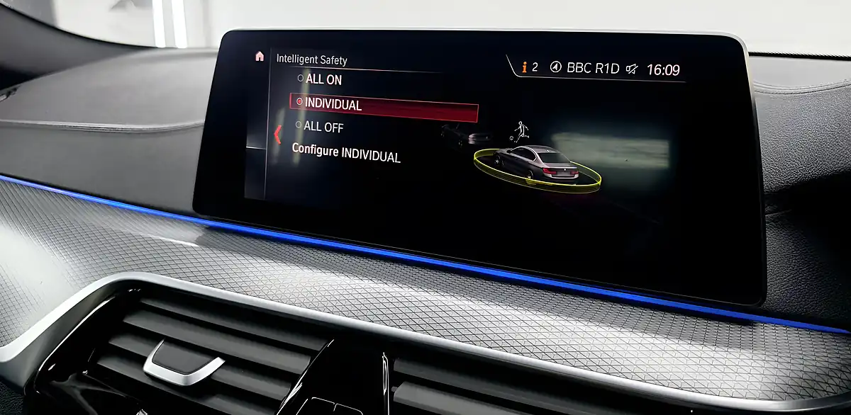 Used 2018 BMW 5 Series M Sport Bluestone - Interior and Exterior details 16