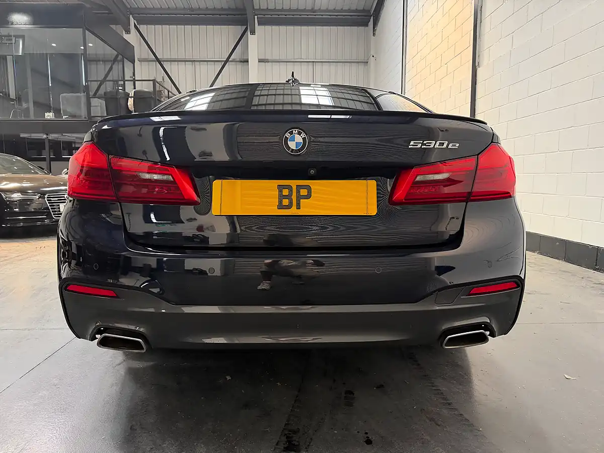 Used 2018 BMW 5 Series M Sport Carbon Black - Interior and Exterior details 9