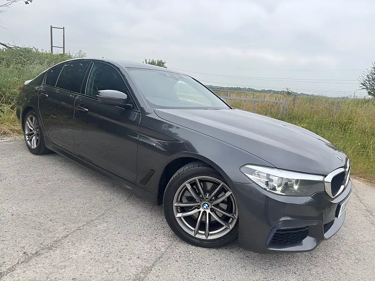 Used 2018 BMW 5 Series M Sport Grey - Front View