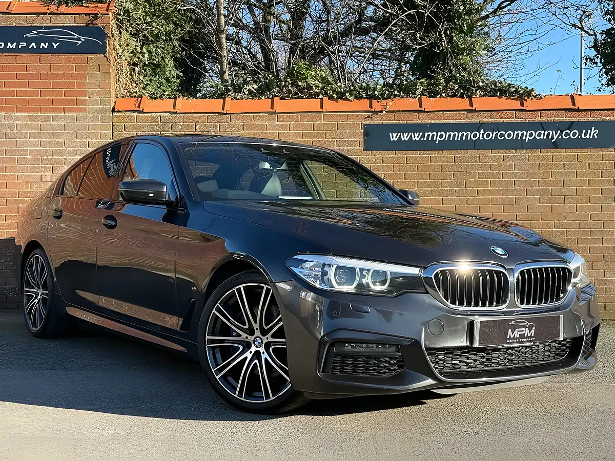 Used 2018 BMW 5 Series M Sport Grey - Front View