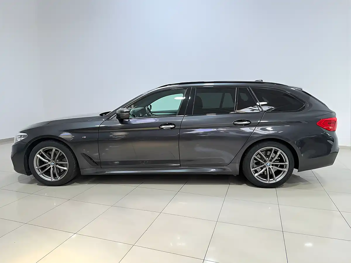 Used 2018 BMW 5 Series M Sport Sophisto Grey Xirallic - Interior and Exterior details 7
