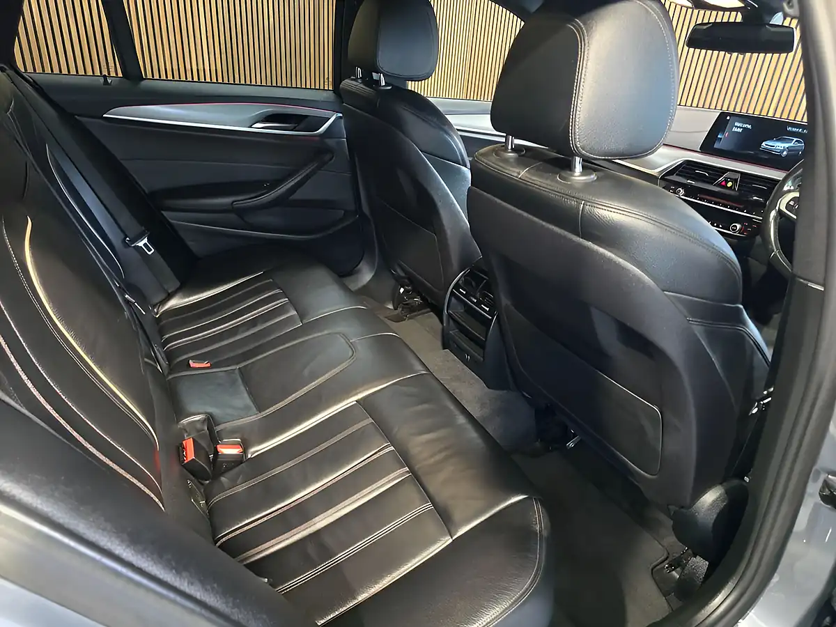Used 2018 BMW 5 Series M Sport Touring Blue - Interior and Exterior details 15