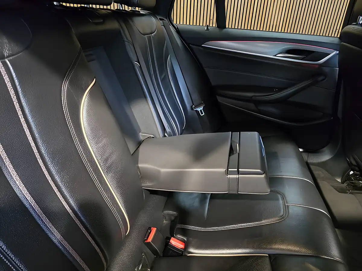 Used 2018 BMW 5 Series M Sport Touring Blue - Interior and Exterior details 17