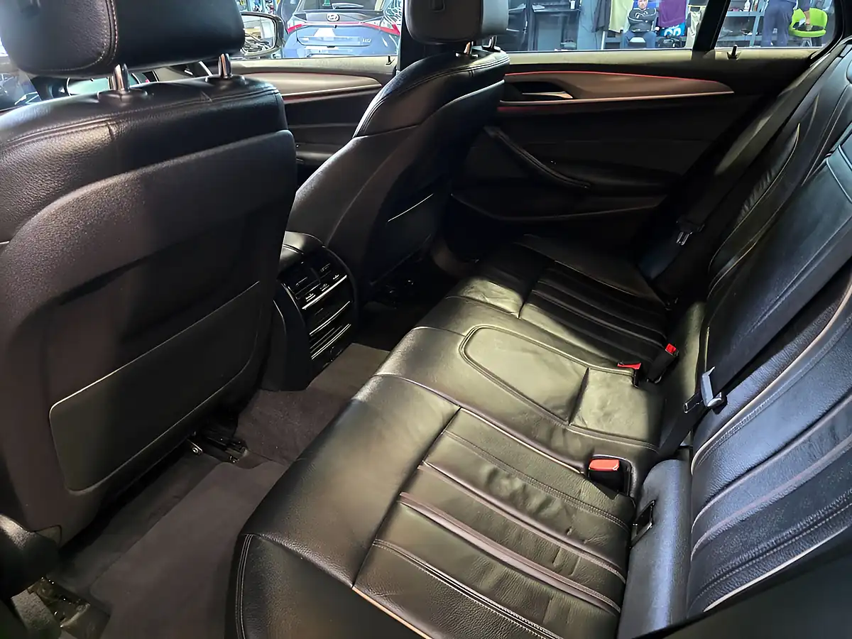Used 2018 BMW 5 Series M Sport Touring Blue - Interior and Exterior details 18